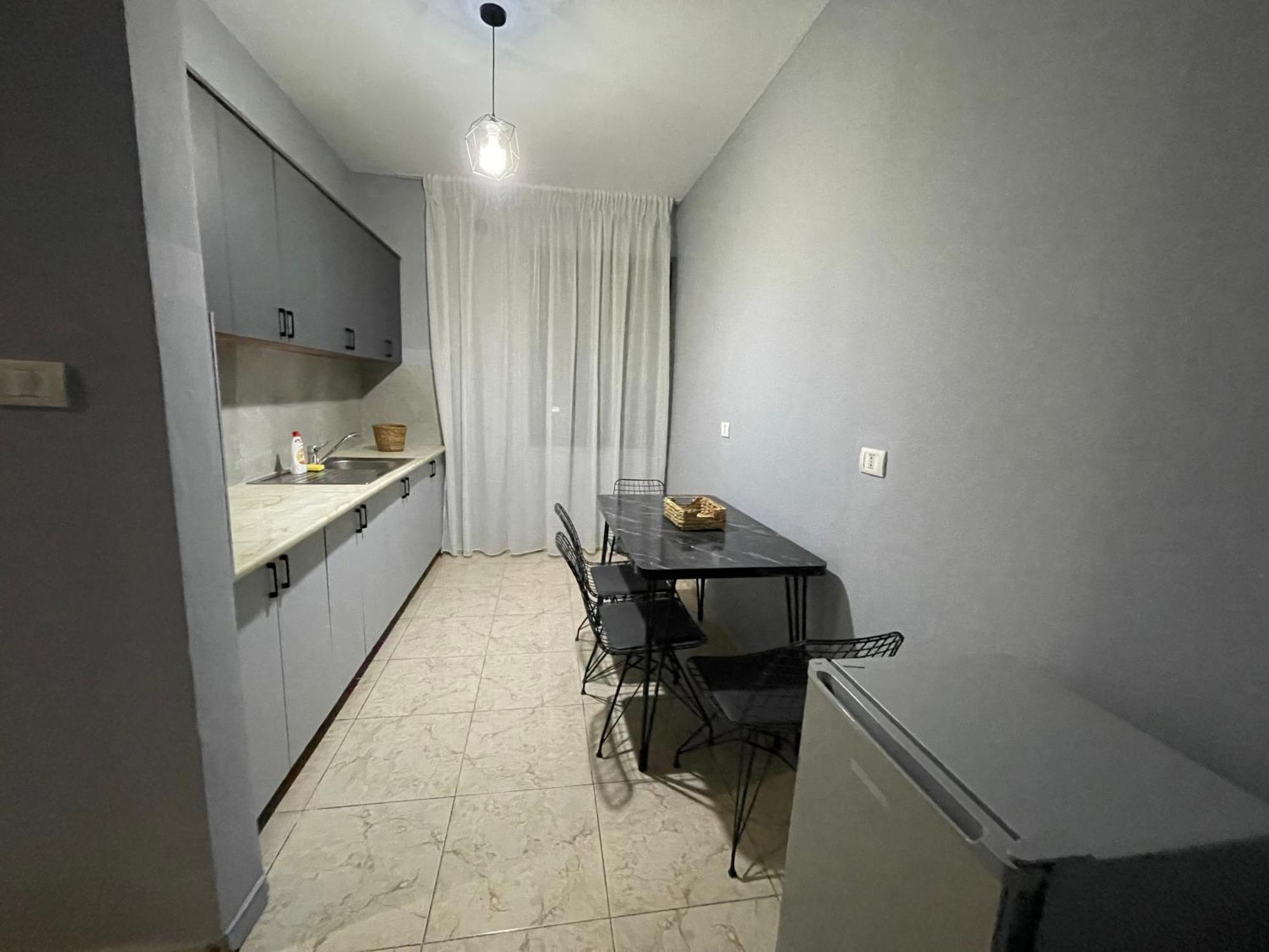 Super House 2 Blloku - 3 Rooms Tirana Extérieur photo